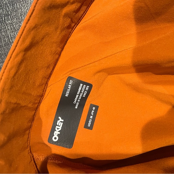 Men’s Oakley shorts, lightweight rust ginger color size 38 color, pockets - Picture 3 of 6